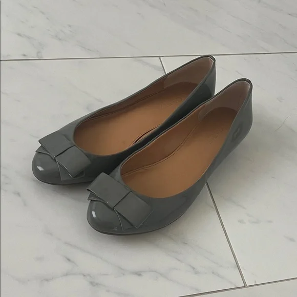 J. Crew Charcoal Patent Leather Flats with Bow - Picture 1 of 7